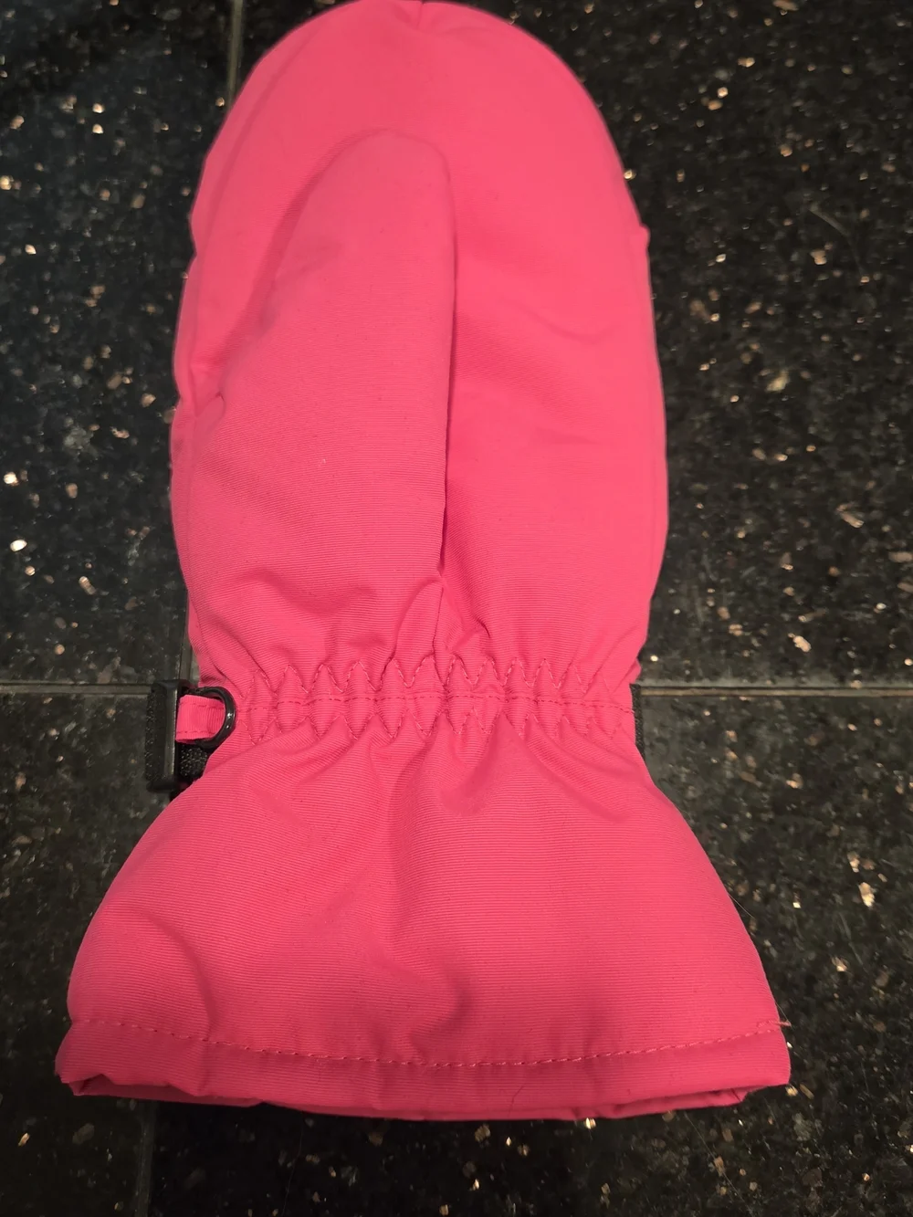 Dunkin' Hot Pink Insulated Mitten